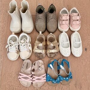 Bundle of Toddler Girls Shoes — size 4